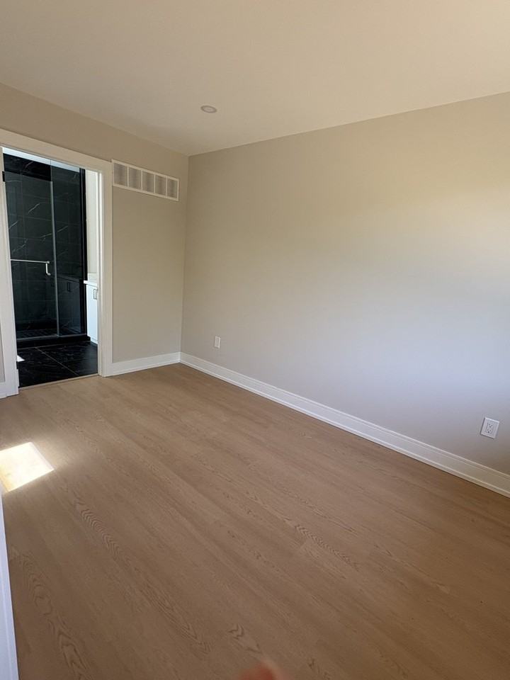 18 Crocker Ave - Photo 5 of 16