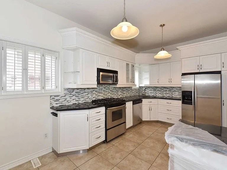 1279 Davenport Rd - Photo 2 of 19