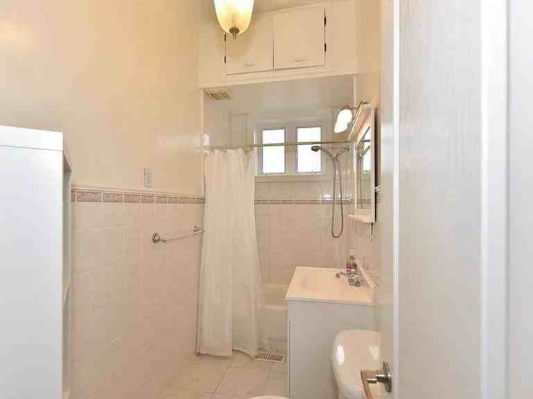 1279 Davenport Rd - Photo 4 of 19