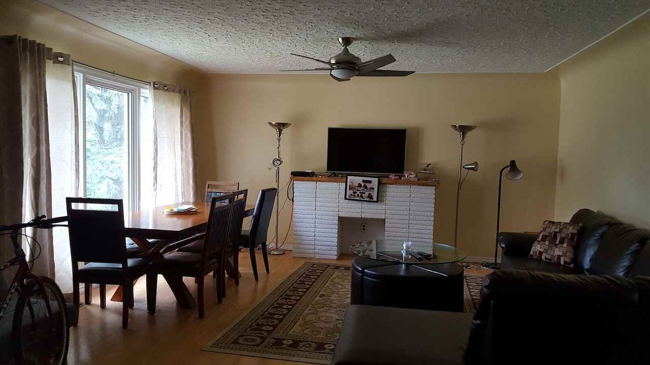 8424 117 St Nw - Photo 2 of 20