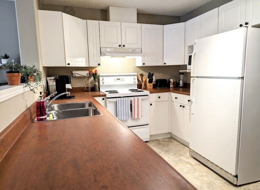 10221 Railtown Estate Apartments - Photo 6 of 27