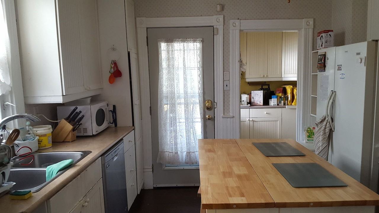 10453 87 Ave Nw - Photo 2 of 10