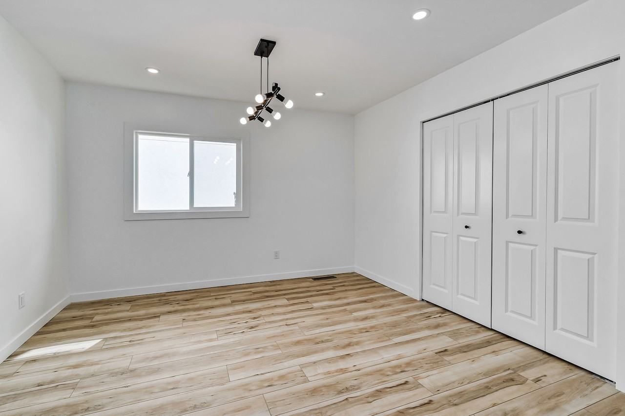 2216 34 St Sw - Photo 5 of 13