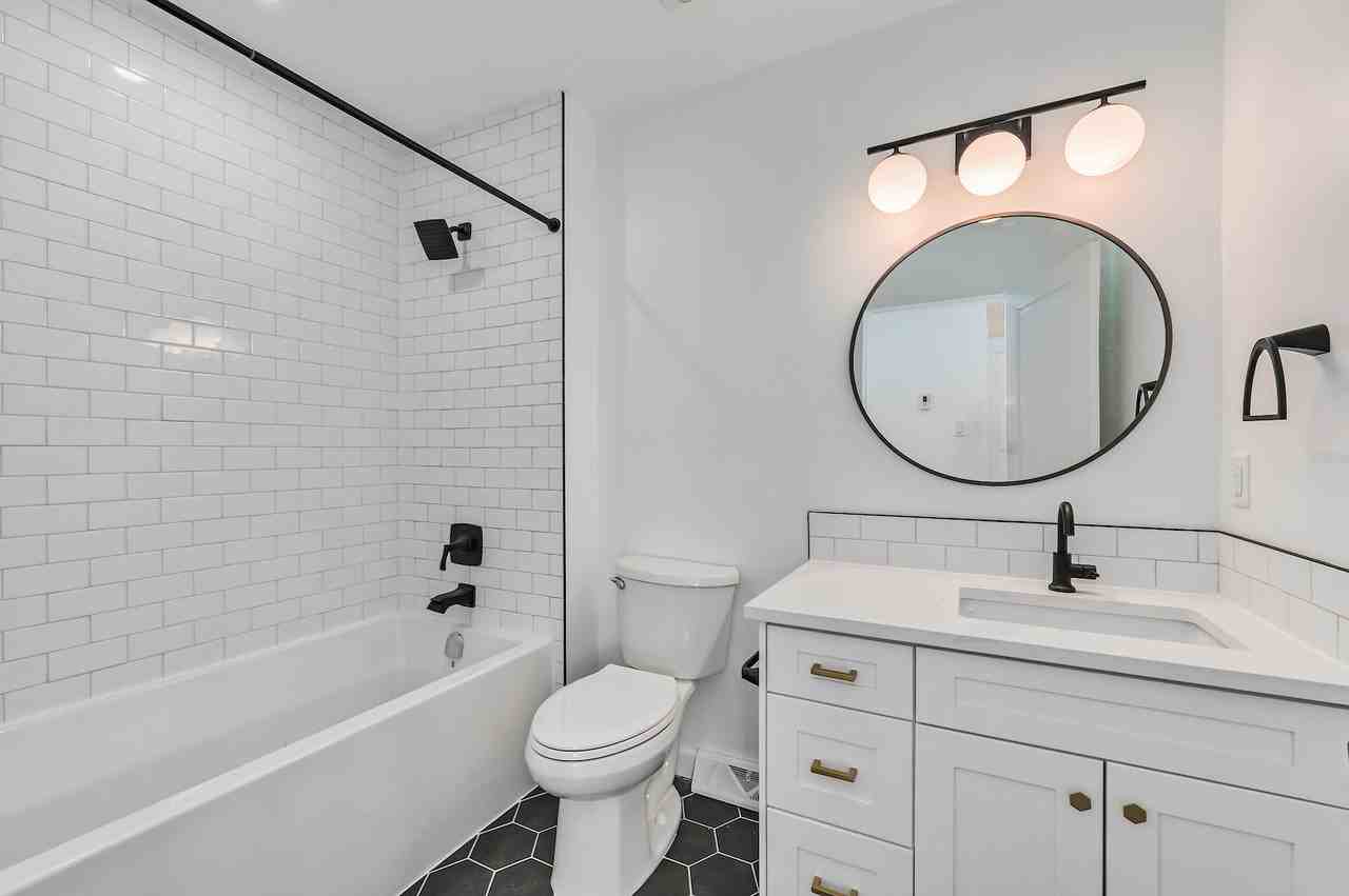2216 34 St Sw - Photo 7 of 13