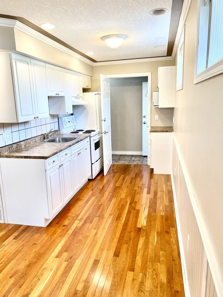120 43 Ave Nw - Photo 4 of 17