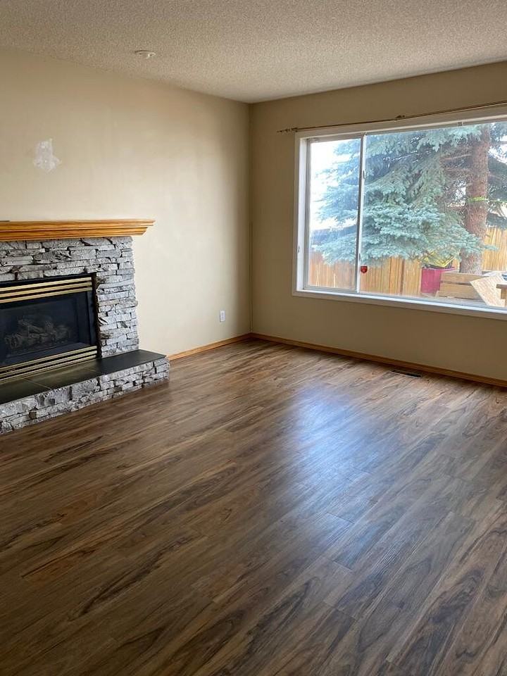 168 Mt Allan Cir Se - Photo 2 of 10
