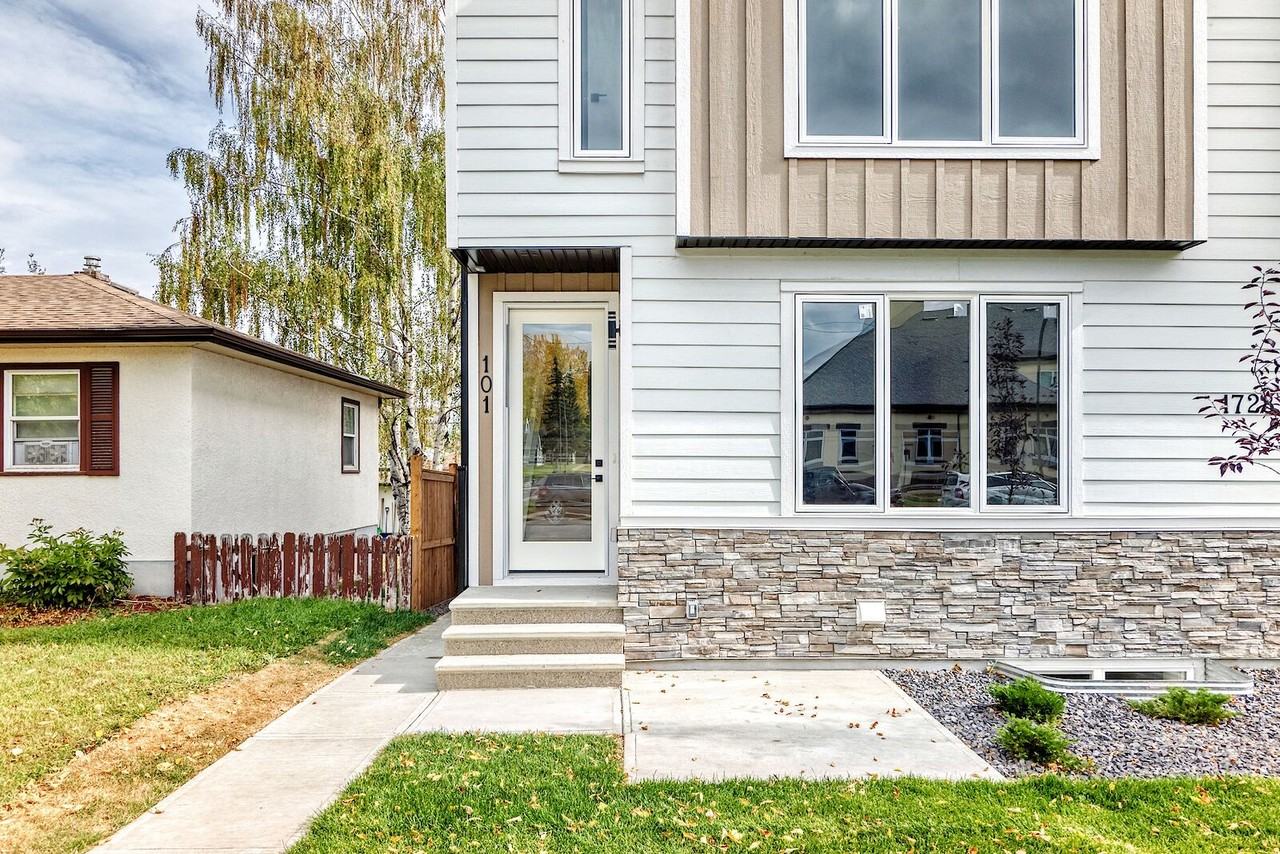 1728 29 St Sw - Photo 3 of 43