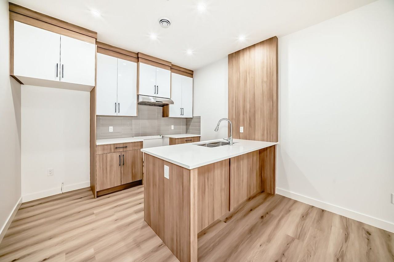1728 29 St Sw - Photo 6 of 43