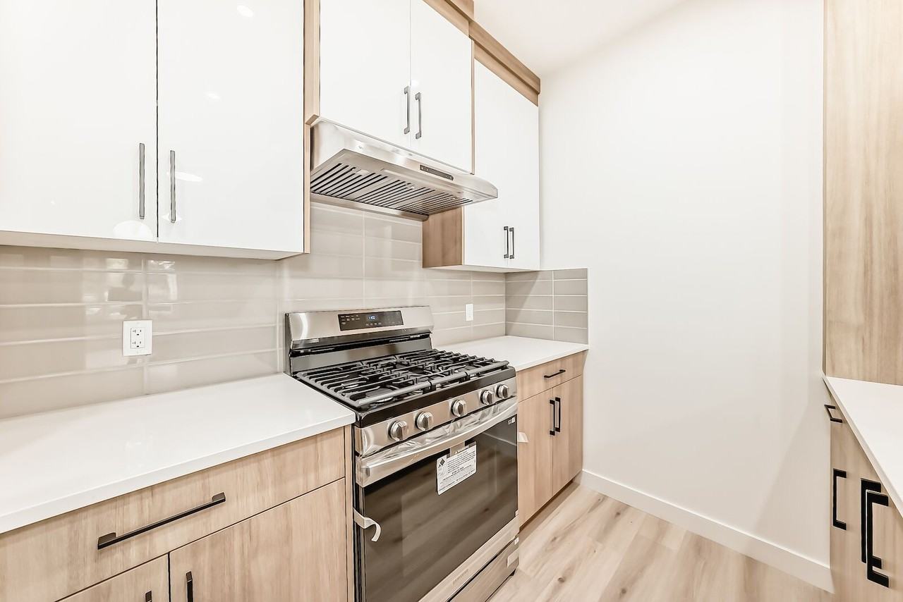 1728 29 St Sw - Photo 7 of 43