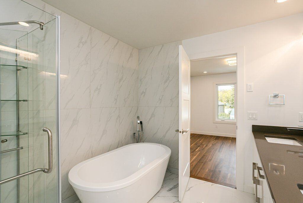 11446 71 Ave Nw - Photo 3 of 10