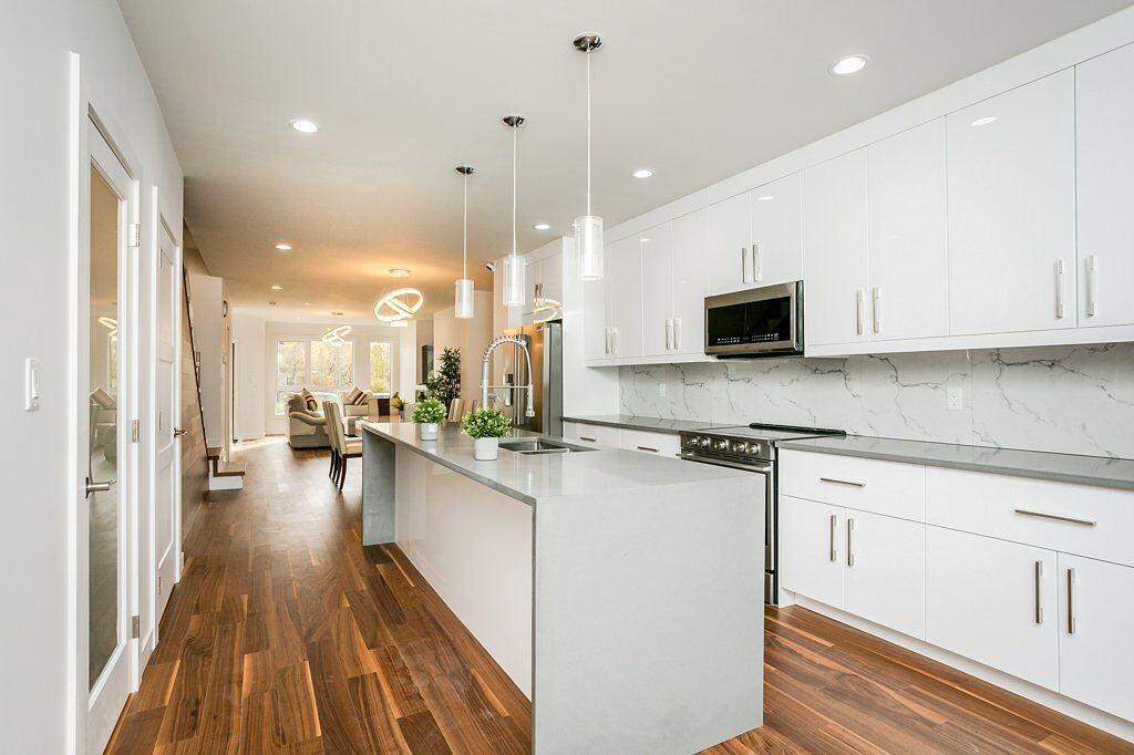 11446 71 Ave Nw - Photo 4 of 10