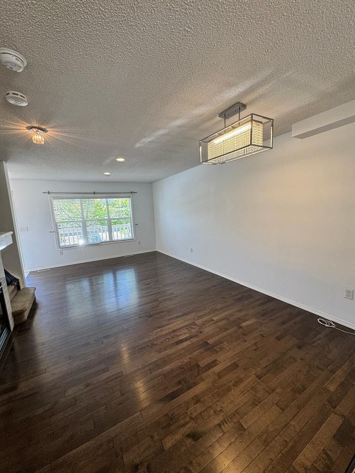 193 Country Village Manor Ne - Photo 3 of 21