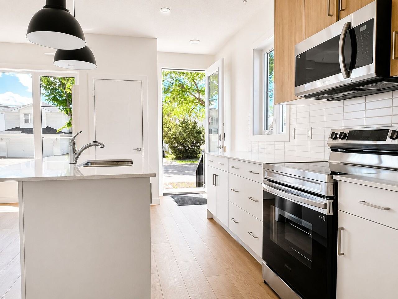 9645 - 9645 155 St Nw - Photo 4 of 20