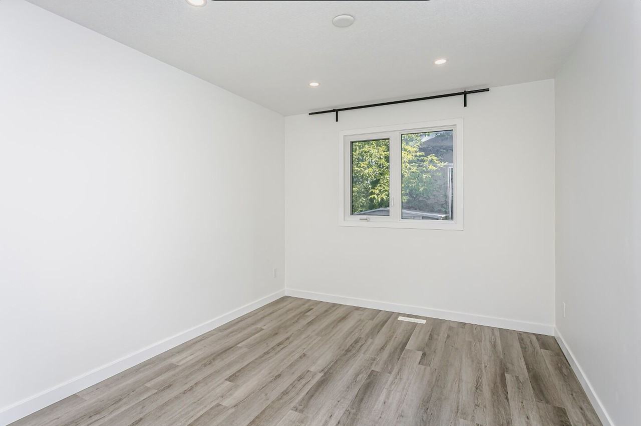 17716 84 Ave Nw - Photo 6 of 23