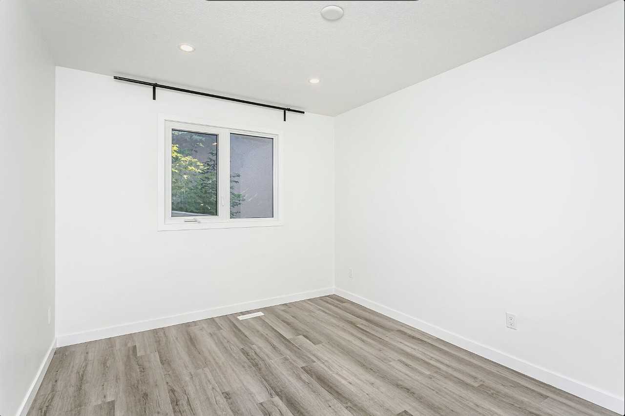 17716 84 Ave Nw - Photo 7 of 23