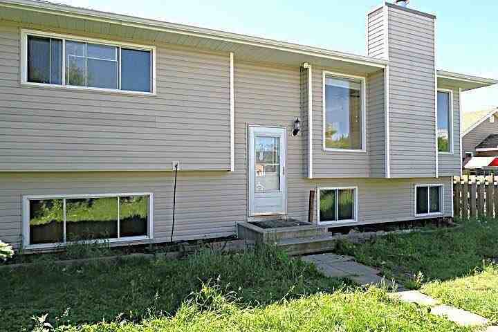 2015 19 Ave - Photo 2 of 8