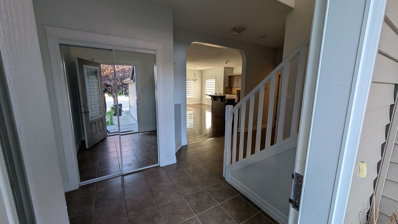 6143 10 Ave Sw - Photo 3 of 46