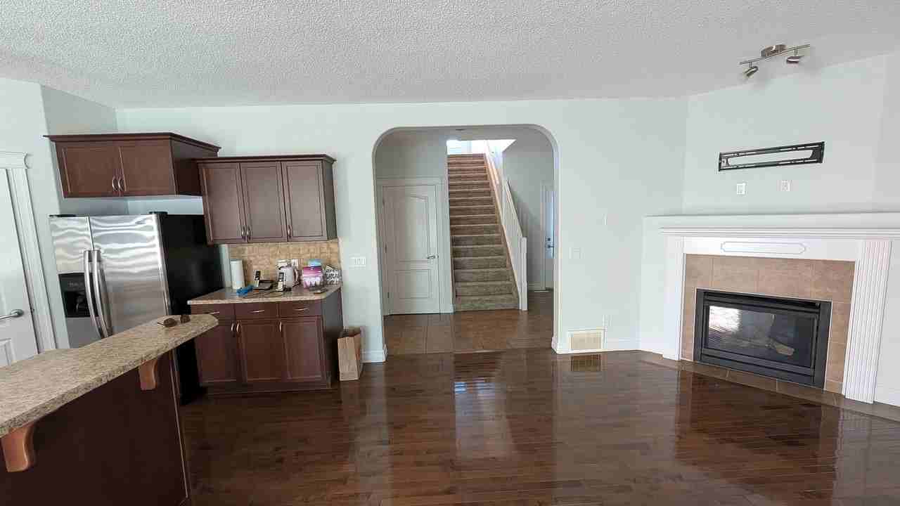 6143 10 Ave Sw - Photo 7 of 46
