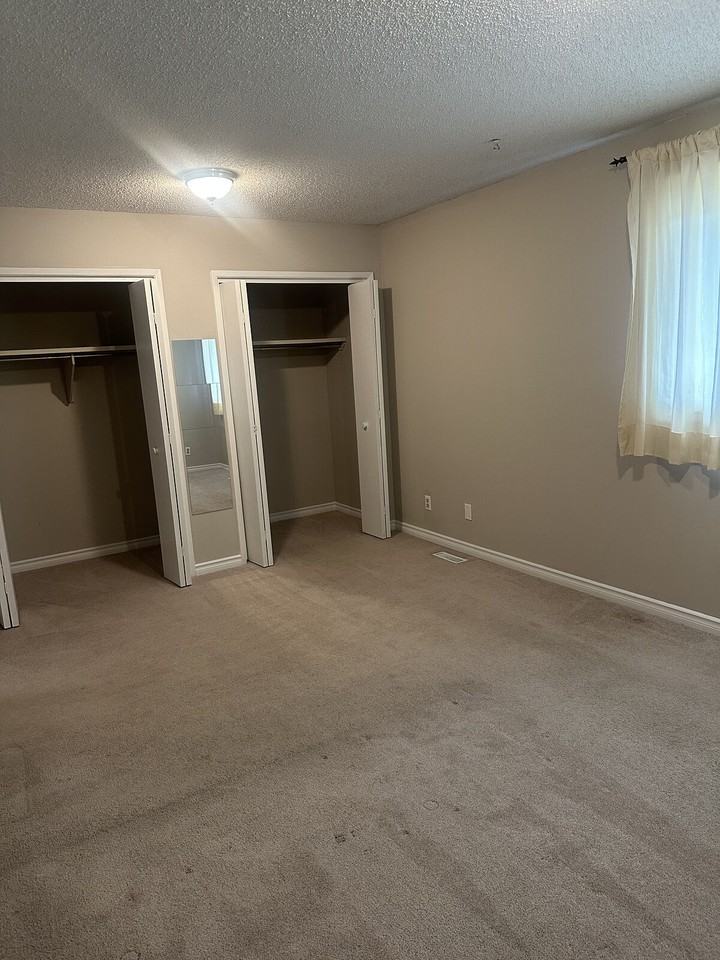 623 Whitewood Rd Ne - Photo 7 of 9