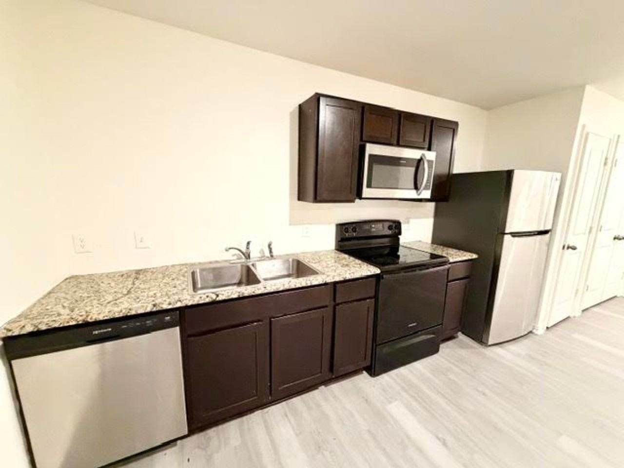 1413 N 7th St #B - Photo 2 of 12