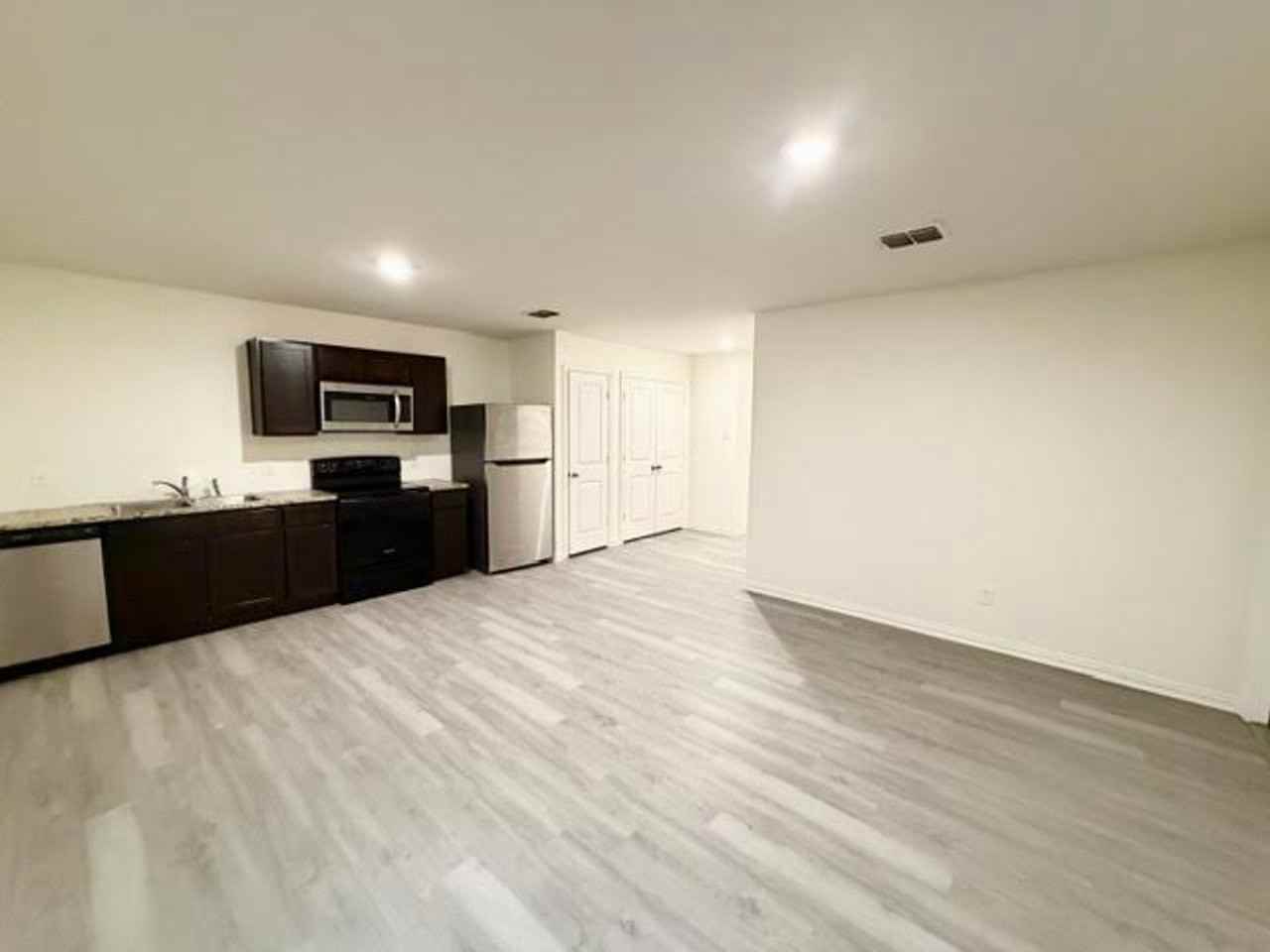 1413 N 7th St #B - Photo 4 of 12