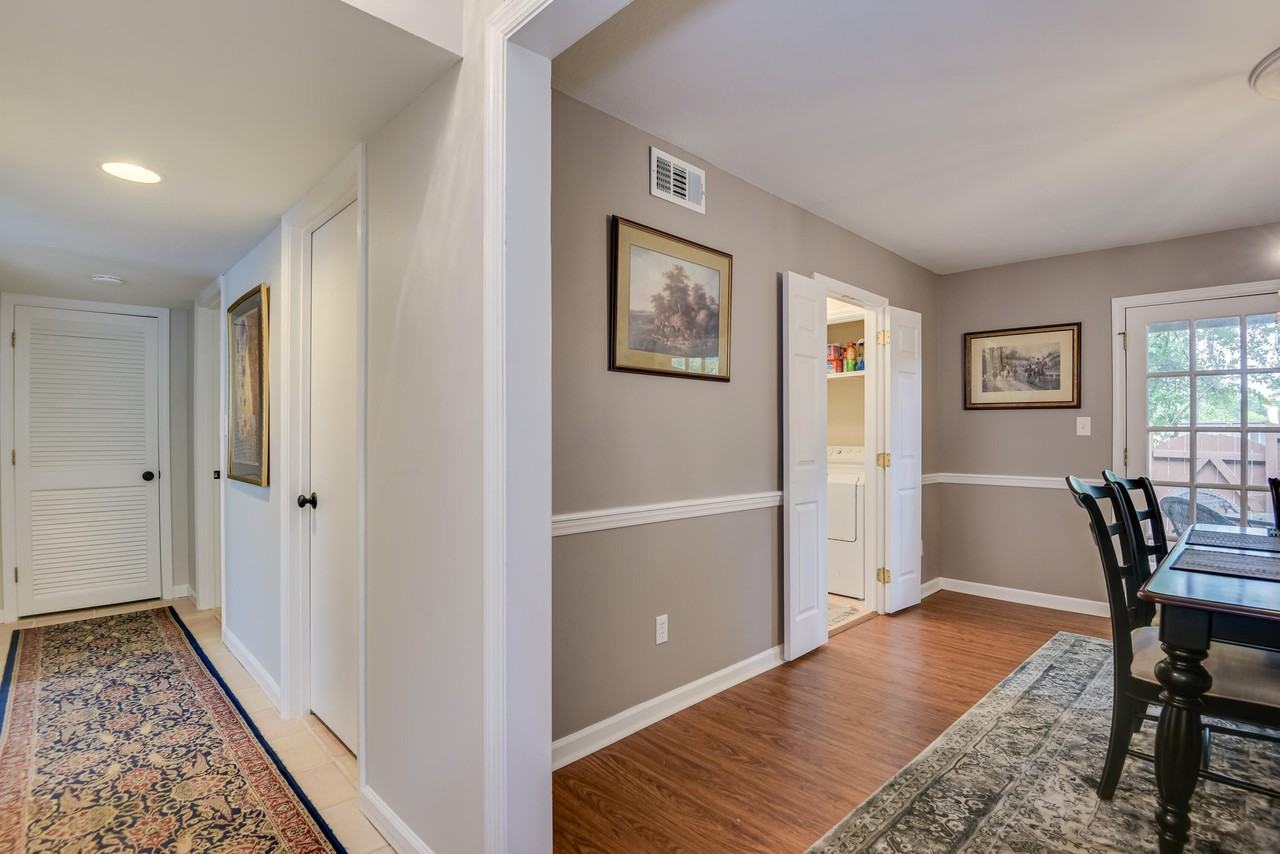 324 Laurens St Sw #B - Photo 4 of 32
