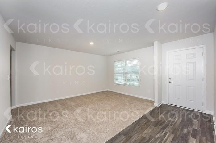 607 Wild Tulip Ct - Photo 3 of 16