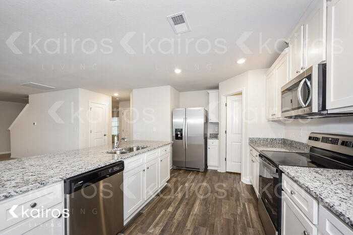 607 Wild Tulip Ct - Photo 6 of 16