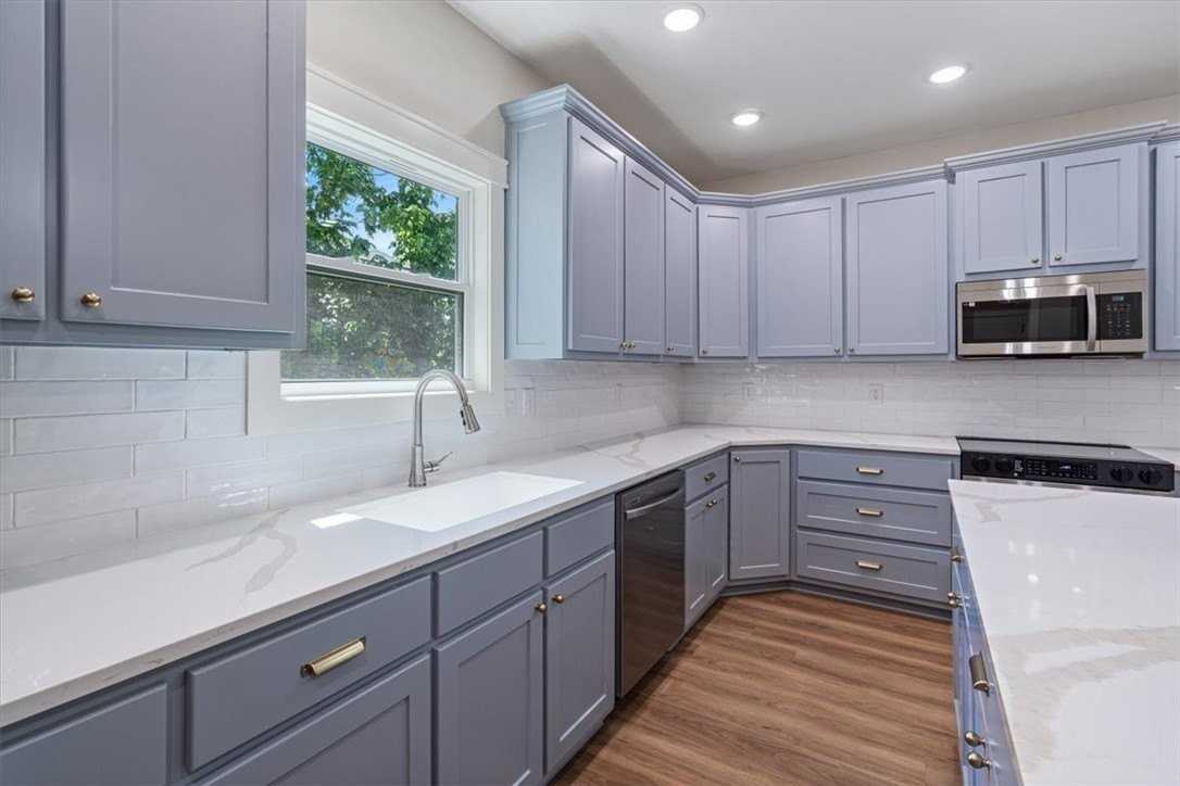 28 Fleetwood Dr - Photo 6 of 23