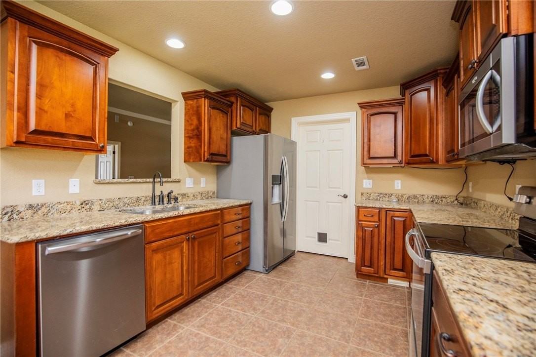 3746 W Brightwater Pl - Photo 7 of 23