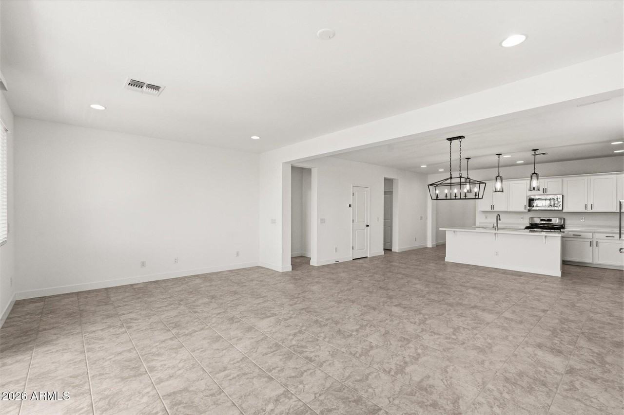 14807 W Soft Wind Dr - Photo 5 of 26