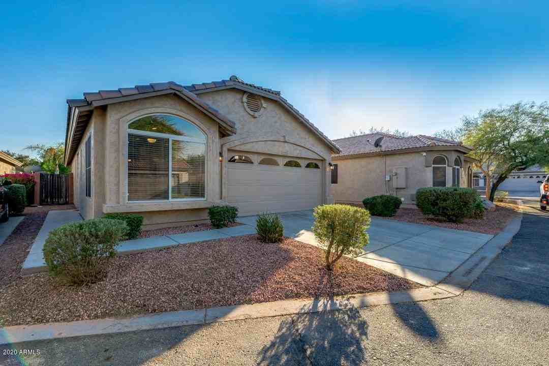 15703 N 33rd Pl - Photo 5 of 33