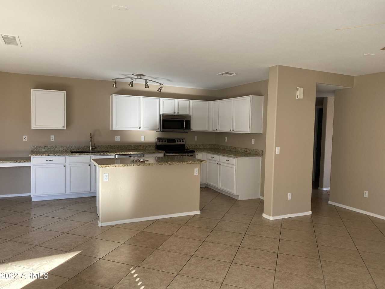 3427 E Derringer Way - Photo 3 of 20