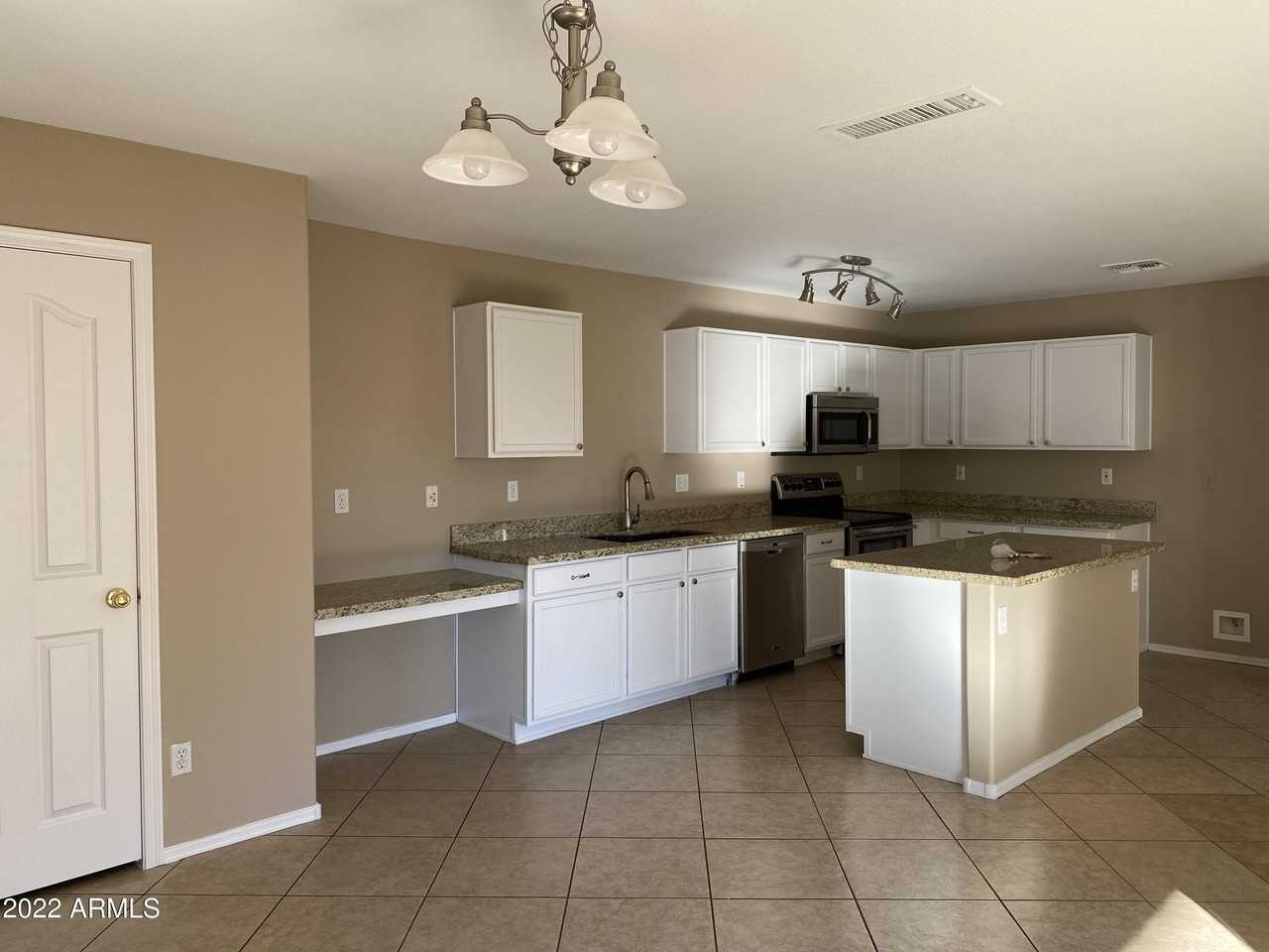 3427 E Derringer Way - Photo 4 of 20