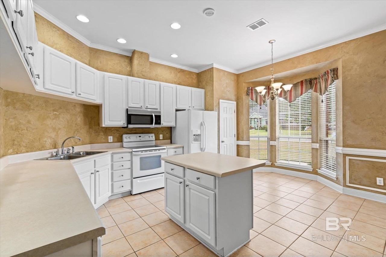 10610 Southside Loop - Photo 6 of 28
