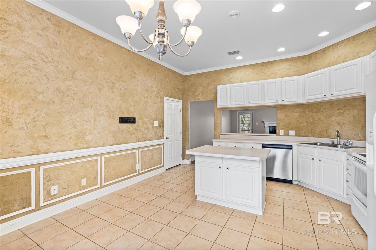 10610 Southside Loop - Photo 7 of 28
