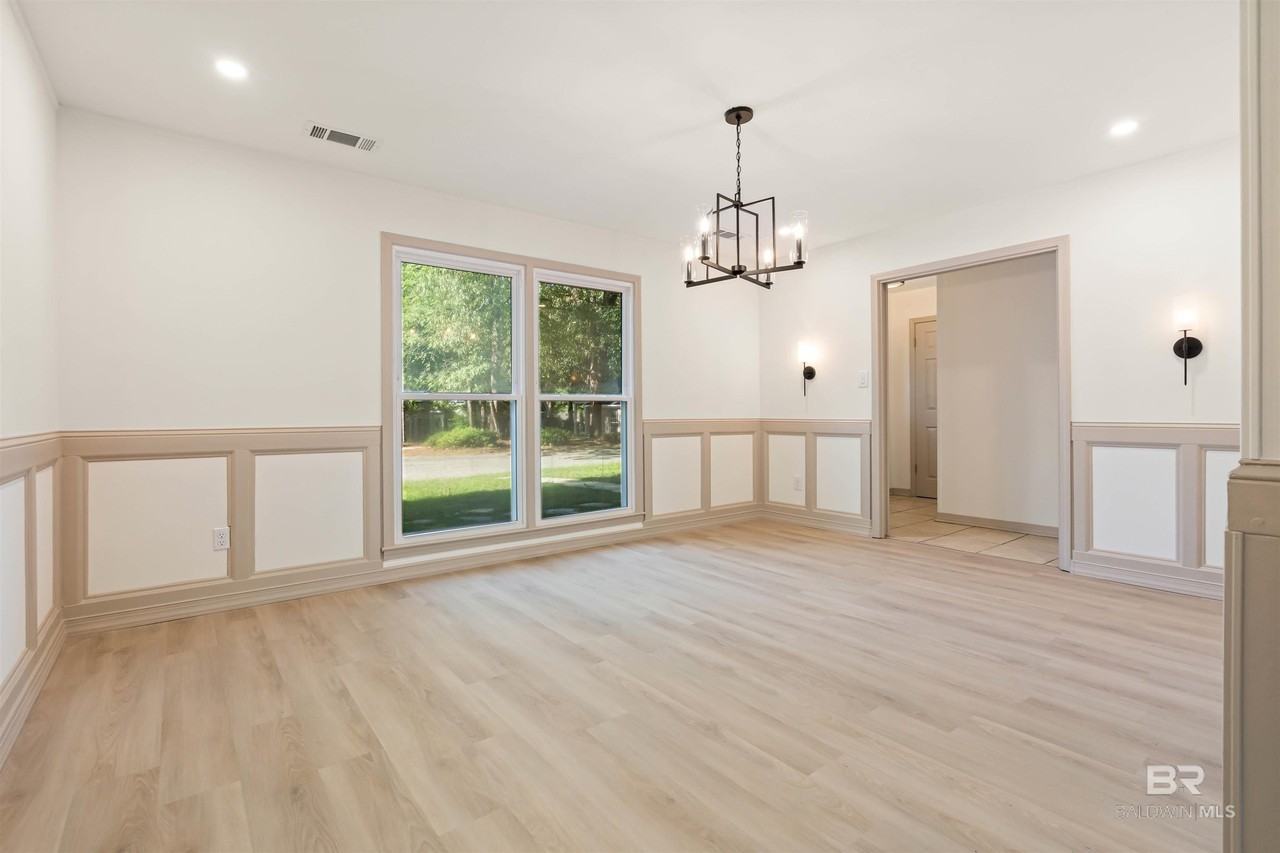 167 Rolling Hill Dr - Photo 2 of 20