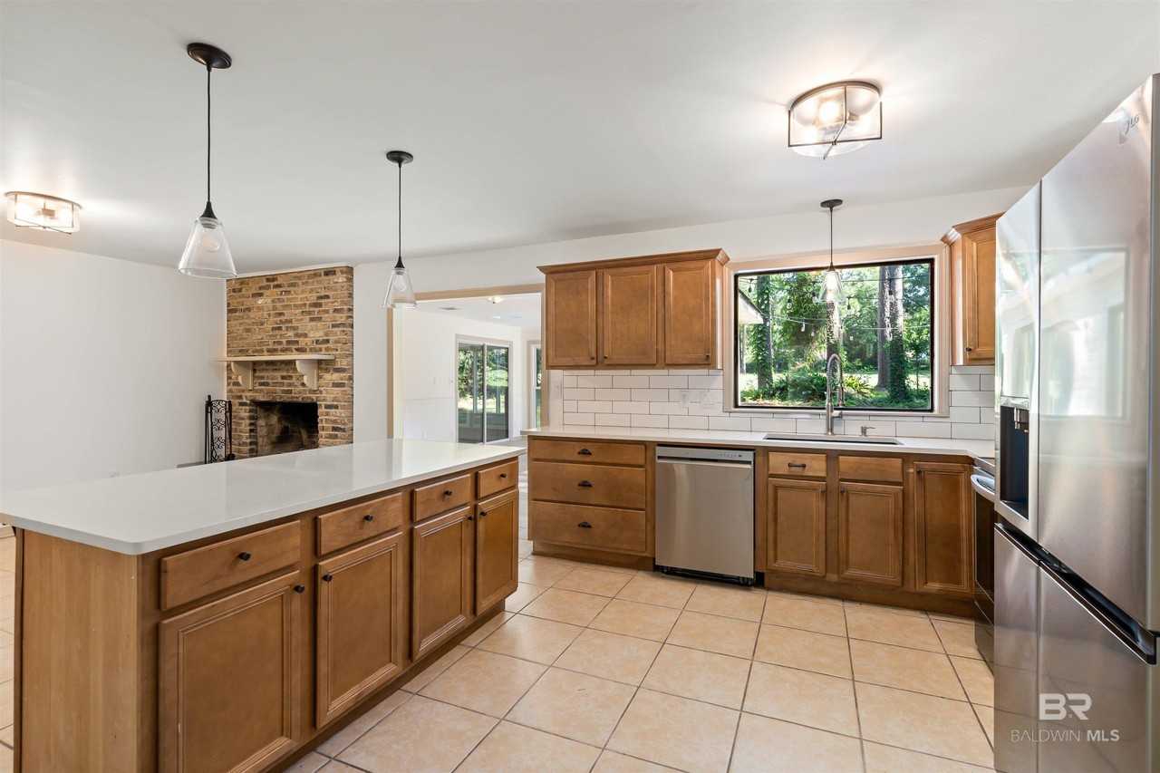 167 Rolling Hill Dr - Photo 3 of 20