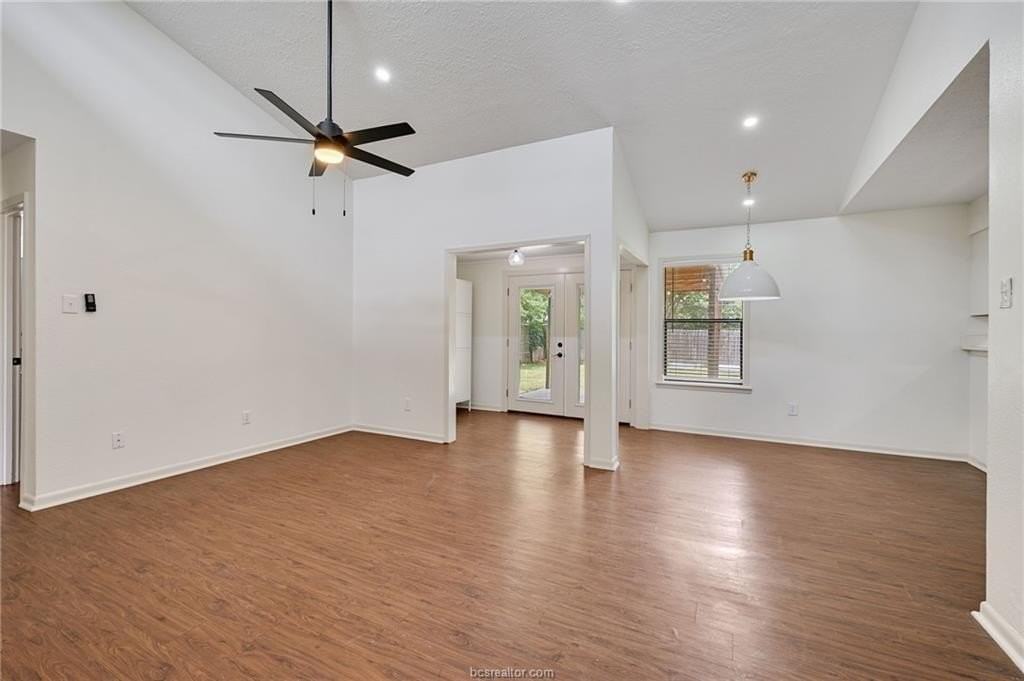 3213 Bahia Dr - Photo 3 of 19