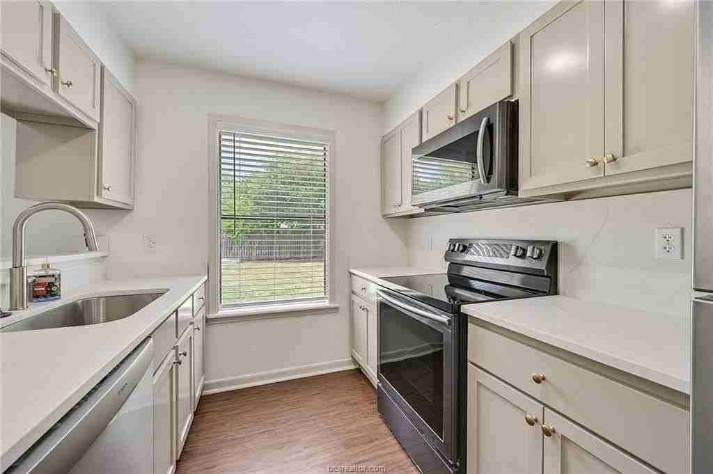 3213 Bahia Dr - Photo 5 of 19