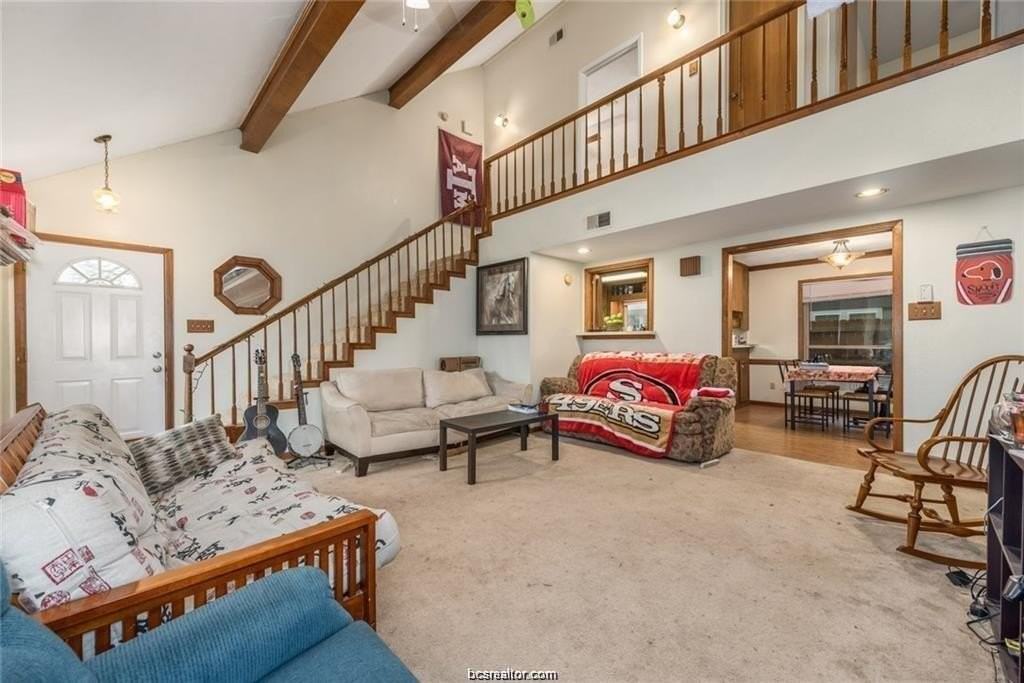 1203 Hardwood Ln - Photo 2 of 14