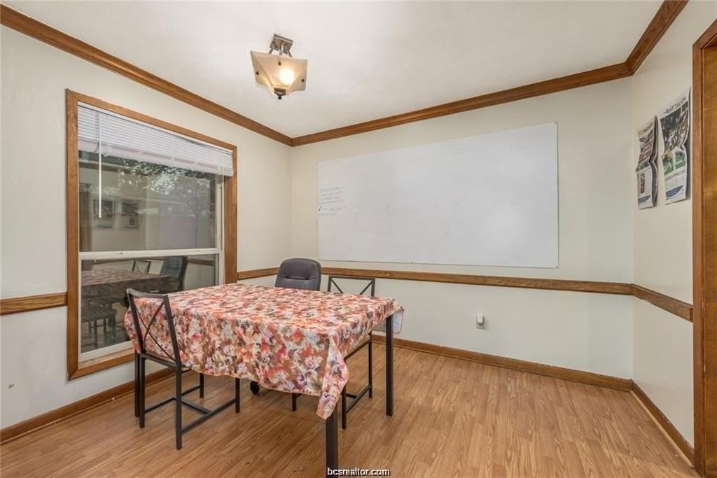 1203 Hardwood Ln - Photo 7 of 14