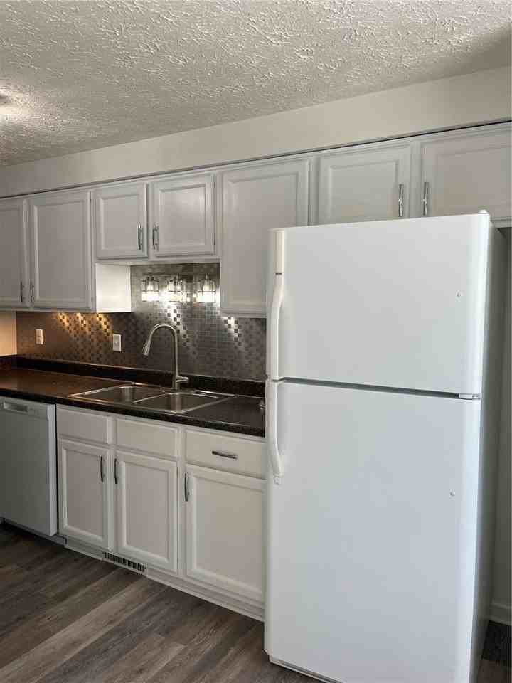 173 Wycliff Dr - Photo 3 of 19