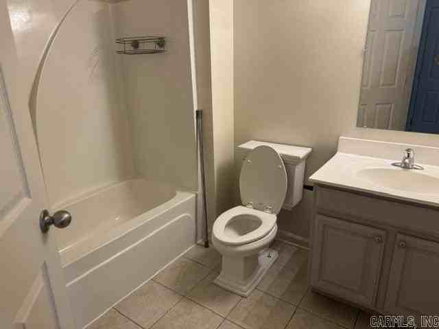 100 E Lauren Ln - Photo 7 of 22