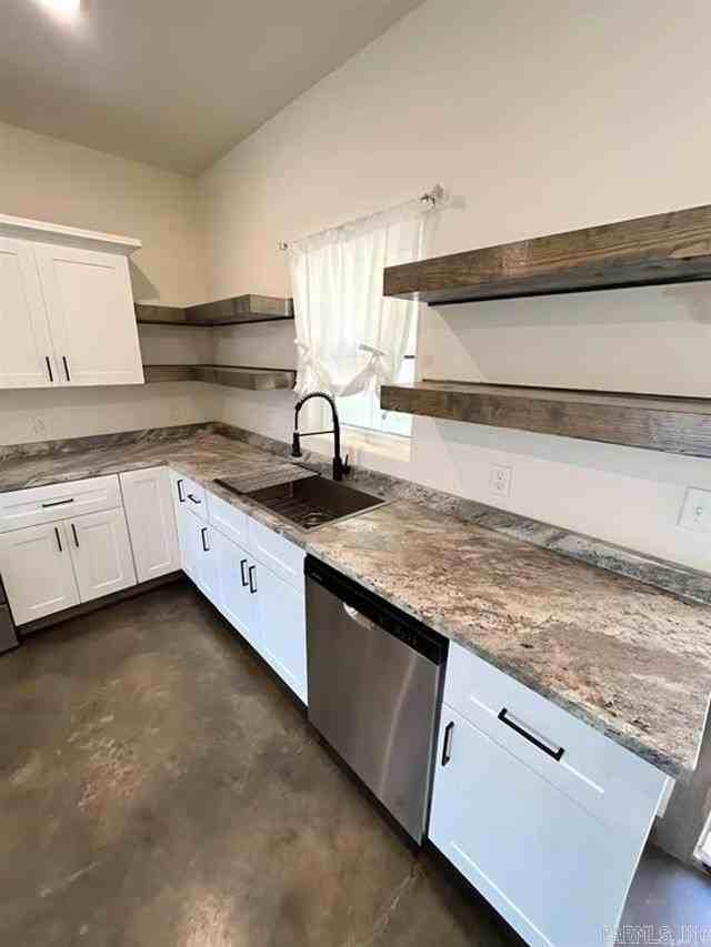 711A 9th St - Photo 5 of 10