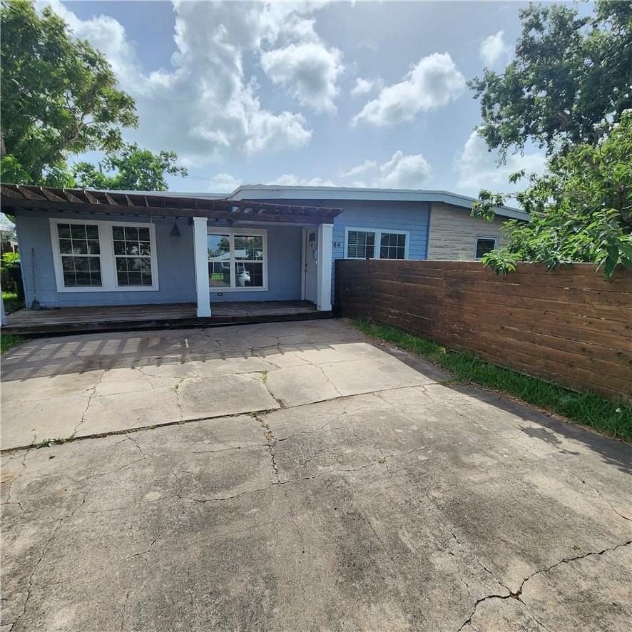 3744 Topeka St