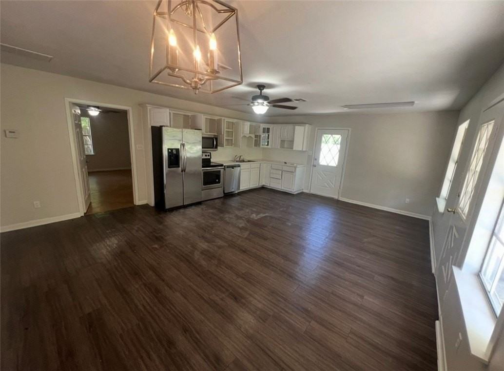 4817 Lansdown Dr - Photo 3 of 9