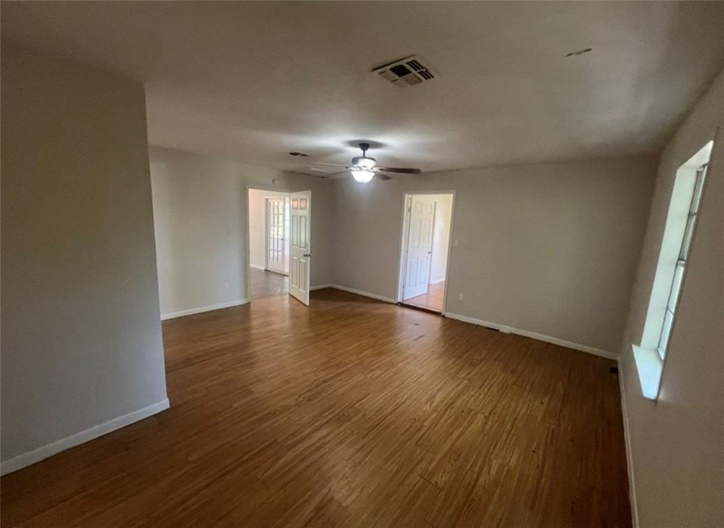 4817 Lansdown Dr - Photo 4 of 9