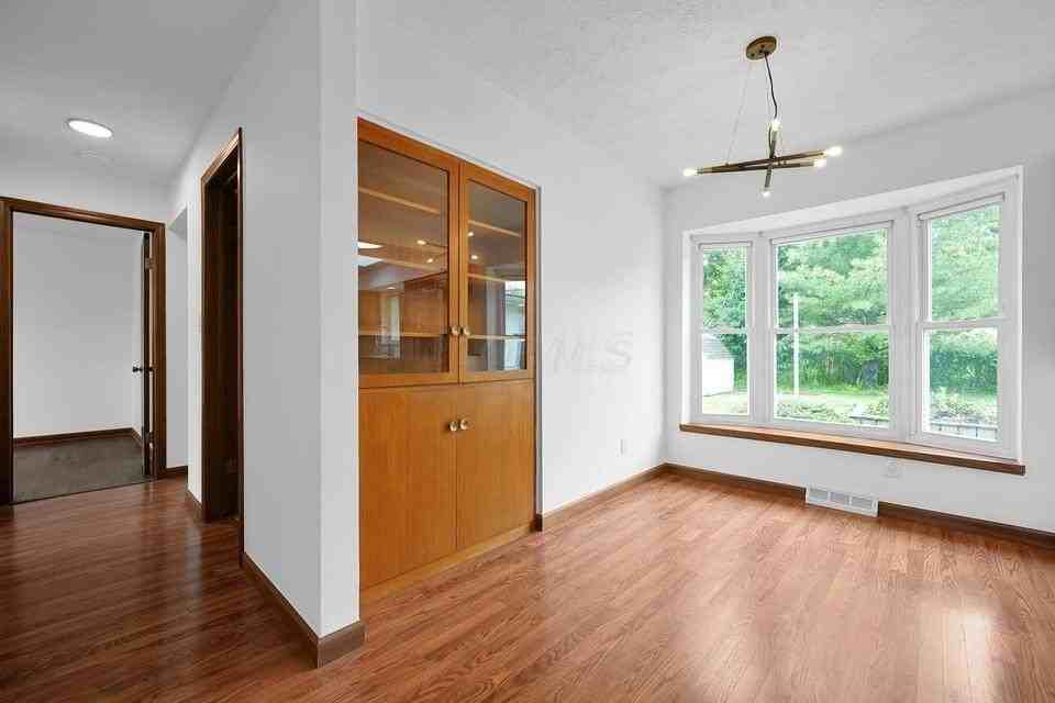760 Drummond Ct - Photo 5 of 23
