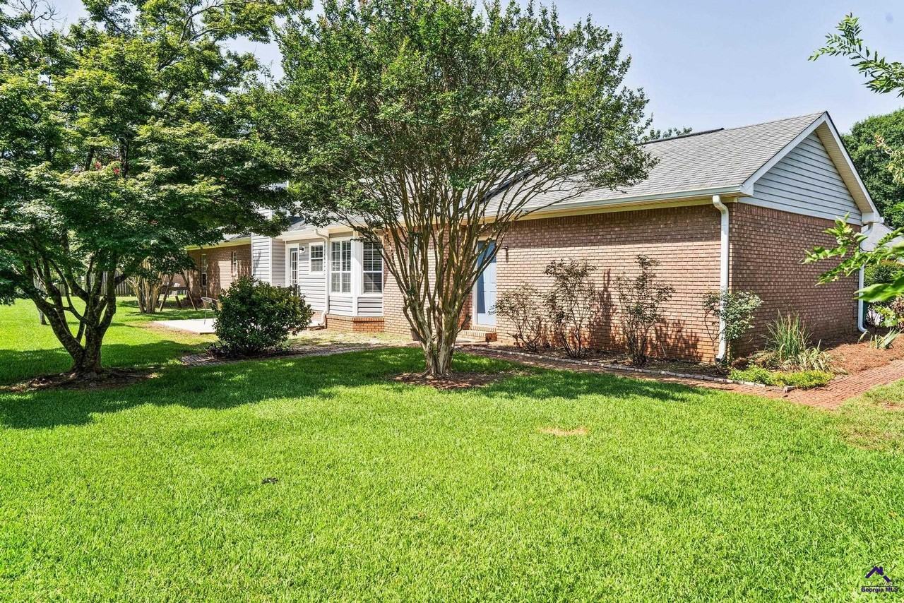 106 N Hiley Ct - Photo 4 of 22